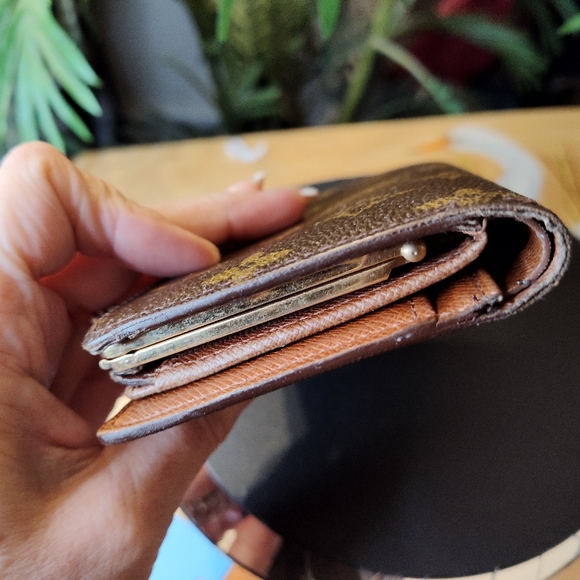 Louis Vuitton mono kiss lock wallet - Picture 3 of 8